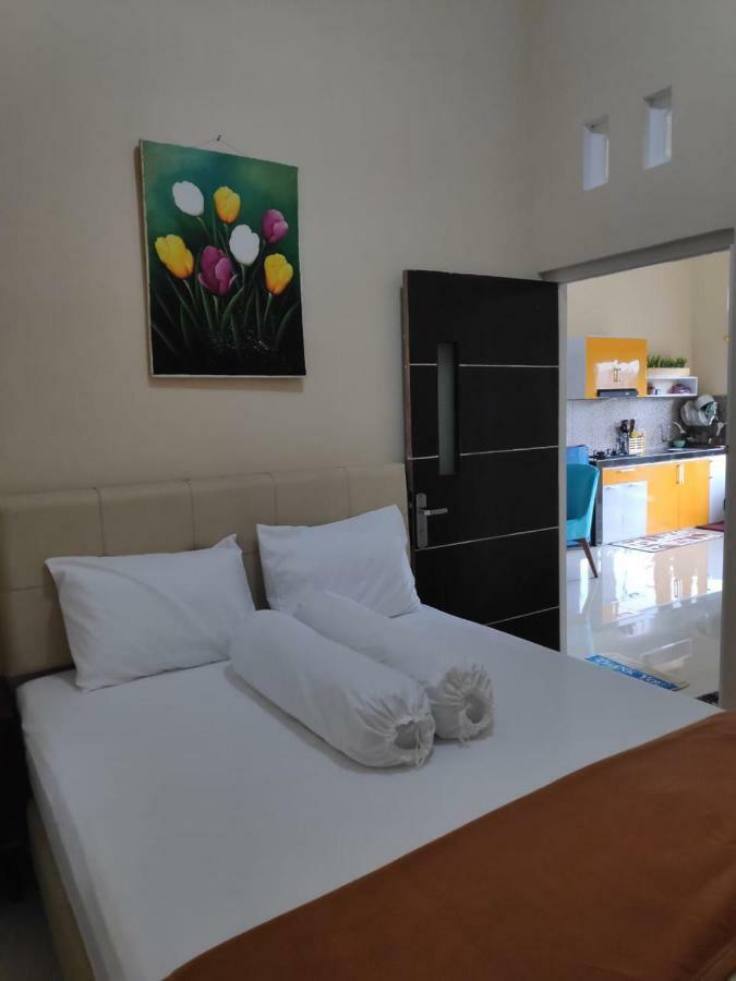 Homestay Wahyudi 1 Syariah Tlekung Exterior foto