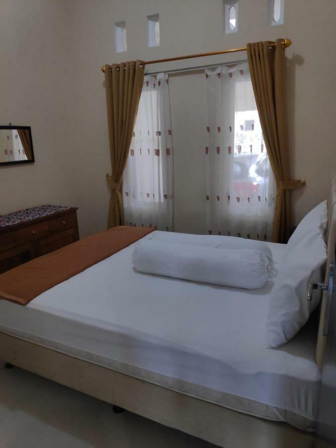 Homestay Wahyudi 1 Syariah Tlekung Exterior foto